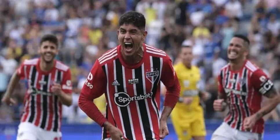 Alan Franco é o titular da posição hoje em dia (Reprodução: Rubens Chiri) Alan Franco é o titular da posição hoje em dia (Reprodução: Rubens Chiri)