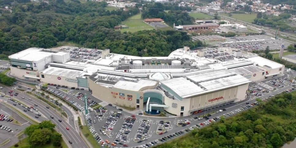 Todos os shoppings de Curitiba afetados (Reprodução: Canva)