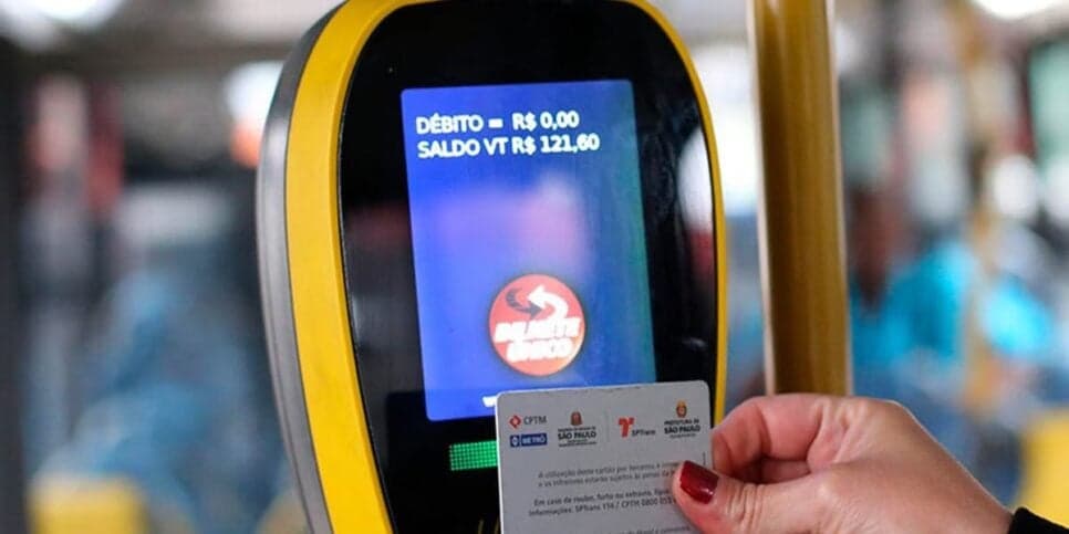 Idosos contam com passagem de graça no ônibus em São Paulo (Reprodução: Internet)