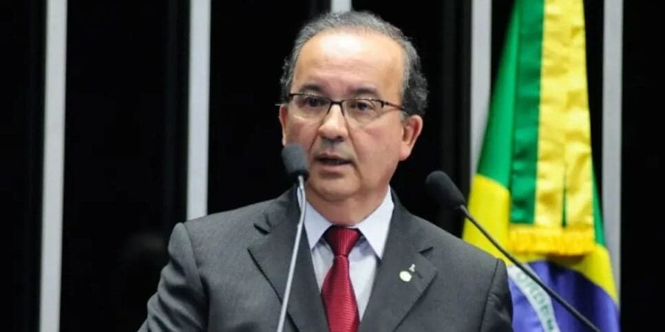 Jorginho Mello vibra com o reajuste do piso regional (Reprodução: Agência Senado)