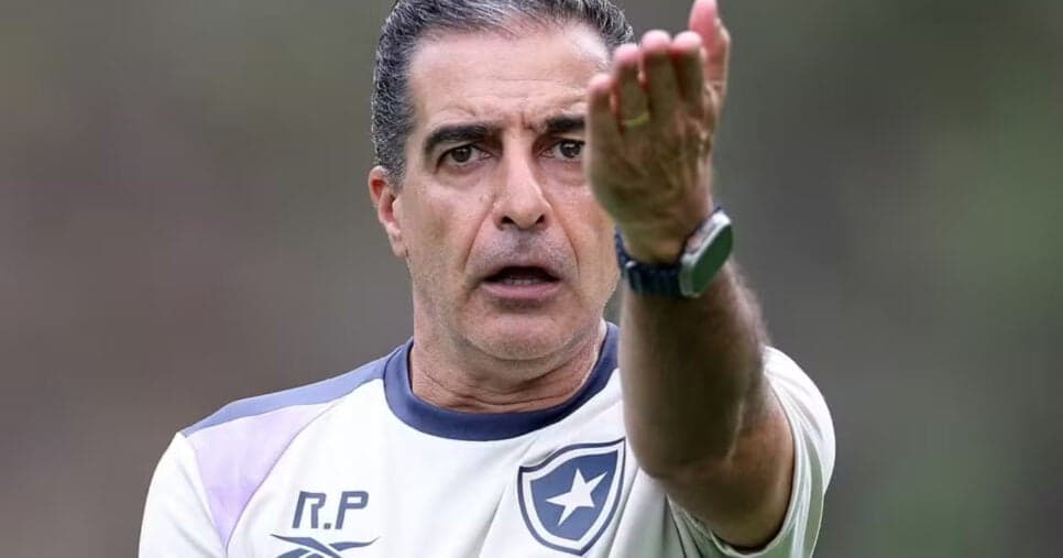 Renato Paiva, técnico do Botafogo (Foto: Vitor Silva)