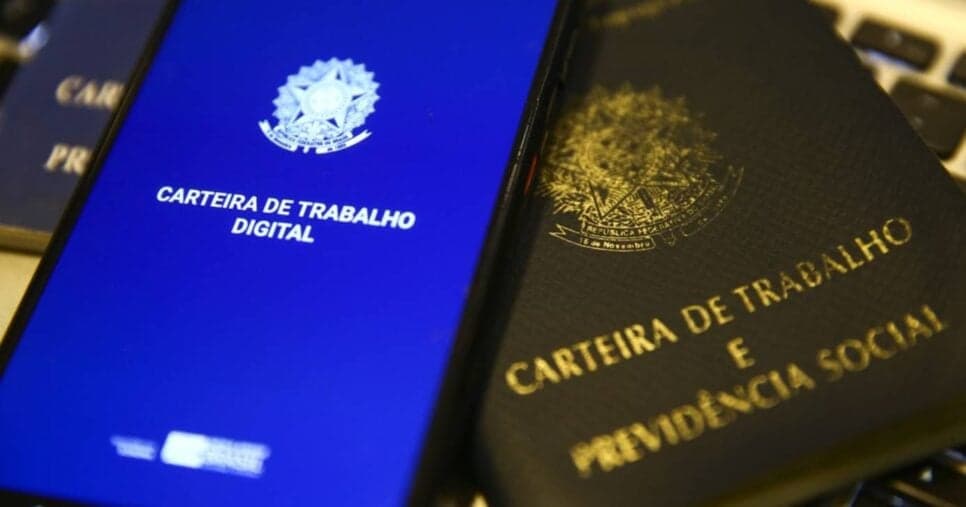 Carteira de trabalho de CLTs