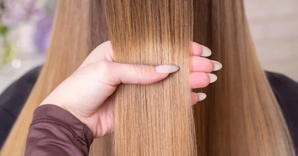Receita com 2 ingredientes caseiros alisa até o último fio de cabelo - (Foto: Internet)
