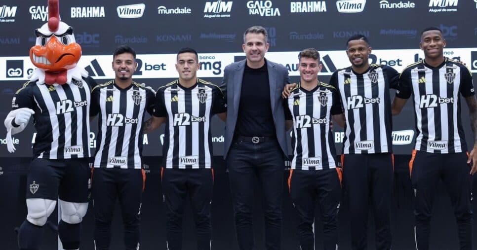 Gabriel Menino, Cuello, Victor Bagy, Natanael, Júnior Santos e Patrick, do Atlético Foto: Flávio Tavares/ O TEMPO