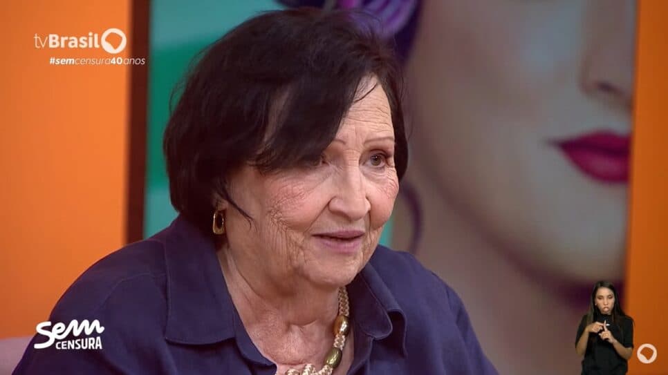 Déa Lúcia, mãe do comediante (Foto: Reprodução/ Sem Censura/ TV Brasil)