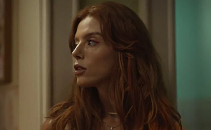 Kami (Giovanna Lancellotti) em cena de Dona de Mim (Foto: Reprodução / Globo)
