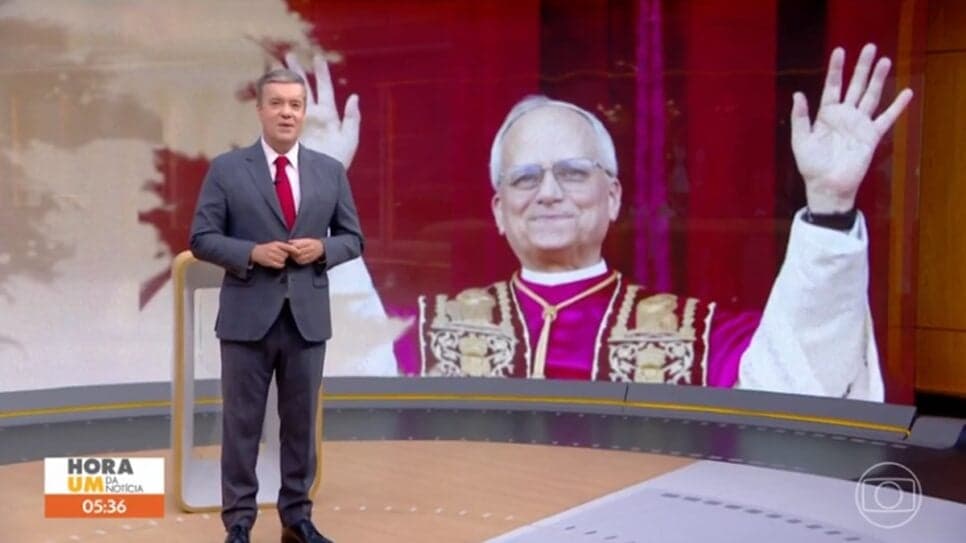 Roberto Kovalick interrompe Hora 1 com notícia sobre o Papa Leão XIV (Foto: Reprodução/ TV Globo)