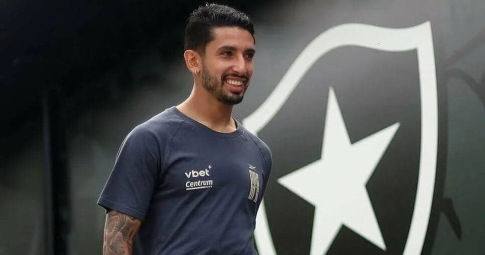 Santiago Rodríguez no Botafogo (Foto: Vitor Silva)