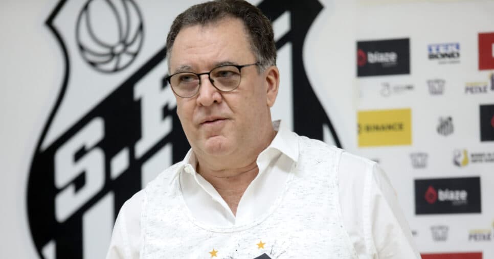 Até o final de 2026: Teixeira libera PIX por camisa 10 no Santos (Foto: Reinaldo Campos/AGIF)