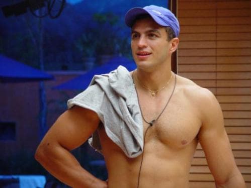 Kleber Bambam, vencedor do BBB na Globo, surge irreconhecível e aparência deformada deixa internautas assustados Foto: Reprodução Kleber Bambam, vencedor do BBB na Globo, surge irreconhecível e aparência deformada deixa internautas assustados Foto: Reprodução
