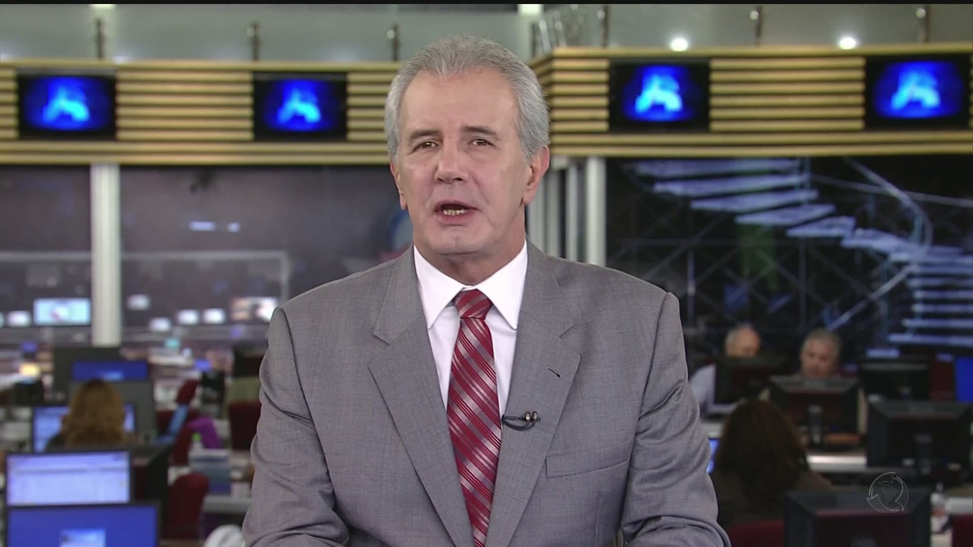 Celso Freitas comanda o “Jornal da Record”