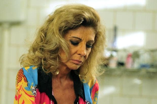 Marília Pêra desfalca elenco de "Pé na Cova"