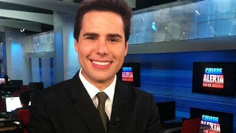Luiz Bacci assumiu o comando do jornalístico nas férias de Marcelo Rezende! Luiz Bacci assumiu o comando do jornalístico nas férias de Marcelo Rezende!