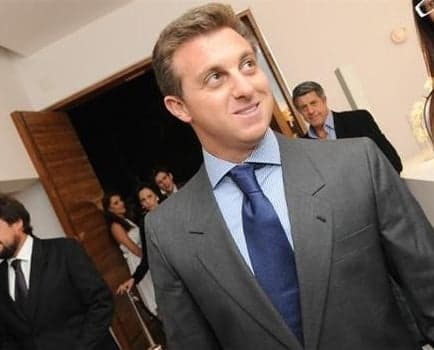 Apresentador anda bastante estranho 