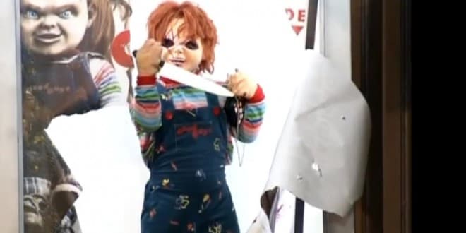 "Chuck" vence "Menina Fantasma" no canal do SBT no YouTube