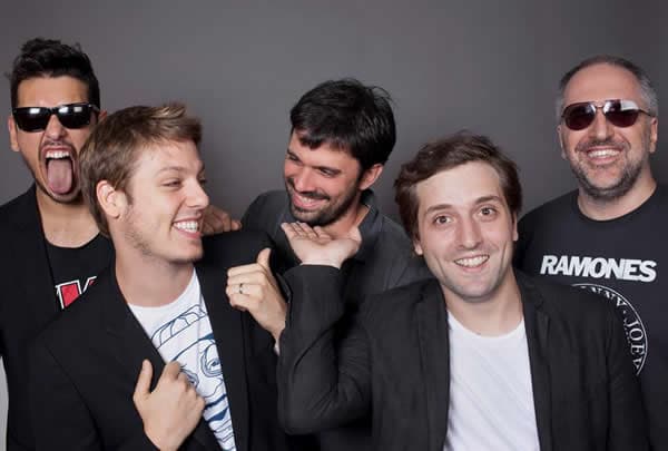 Grupo é sucesso na internet! Grupo é sucesso na internet!