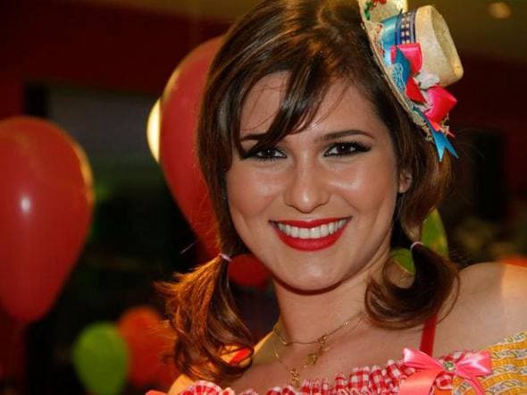 Lívia comandará festa no SBT Lívia comandará festa no SBT
