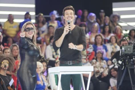 Real Time - SP / Estreia do "Hora do Faro" levanta a audiência da Record; Globo cai bastante