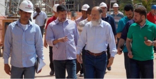 Para pagar um voto, Bispos da Record deixam barba crescer