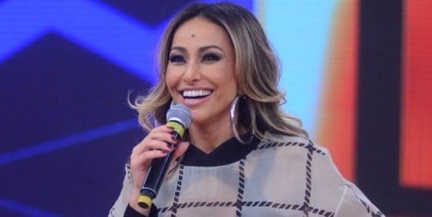 Na estreia na Record, Sabrina Sato desafia 'maldição do Pânico'
