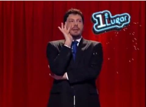 Completando um mês no SBT, Danilo Gentili derrota Jô Soares no Ibope