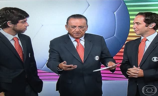 Em transmissão da "Liga dos Campeões", Galvão Bueno chama Luciano do Valle de "referência"