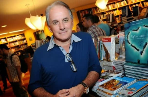 Corretor tenta alugar casa de Otávio Mesquita para novo reality da RedeTV!