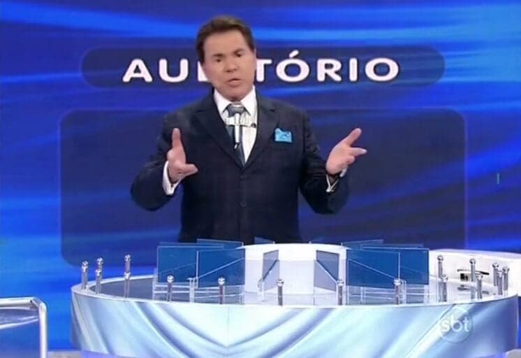 Novamente, Silvio brinca que quer seu programa ao vivo; será um aviso?