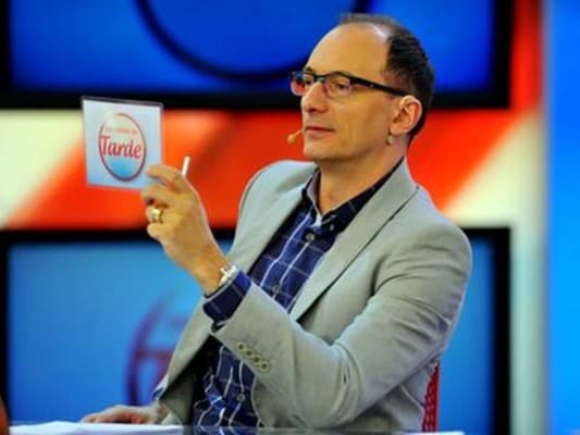 Britto Jr. ironiza decisão da Record em publicação no Facebook
