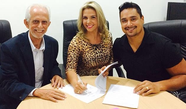 Carla Perez recusa convite de "A Fazenda" e renova contrato com afiliada do SBT na Bahia