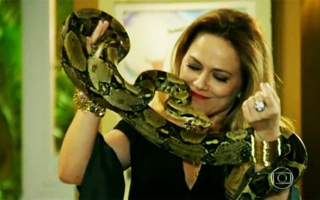 Viviane Pasmanter se recusa a gravar com cobra em "Em Família"