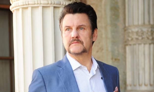 Antonio Calloni viverá senador em “Dupla Identidade”