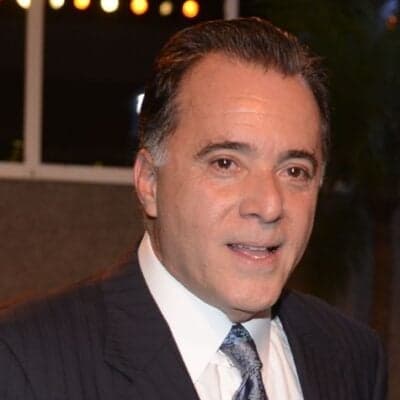 De volta aos comerciais da Friboi, Tony Ramos diz que "Houve uma absoluta e total má vontade com Roberto Carlos"