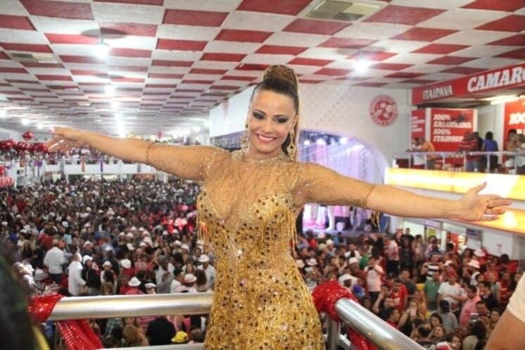 Viviane Araújo é vítima de preconceito na Globo, diz colunista