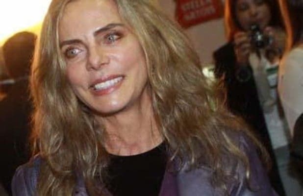 Aos 66 anos, Bruna Lombardi posa de biquíni e quebra a internet: "Maravilhosa"