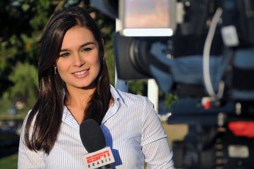Técnico do Corinthians se irrita e discute com repórter em coletiva