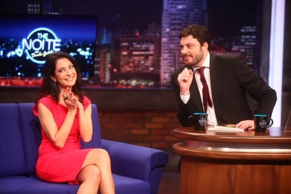 Gafes do baú: Ana Paula Padrão se confunde e chama "Jornal da Record" de "Jornal da Globo"