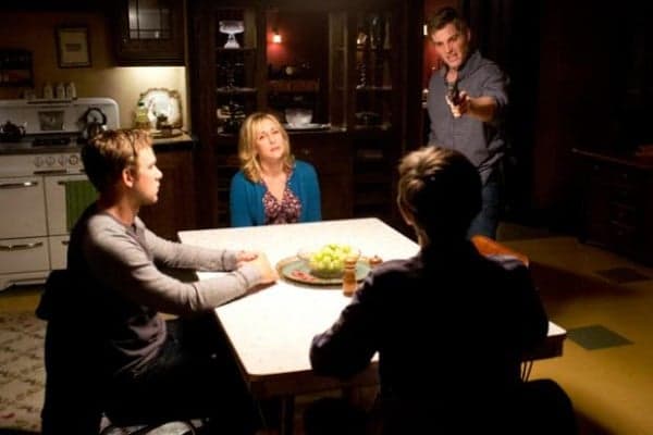 Record volta a exibir "Bates Motel" após a estreia do "Me Leva Contigo"