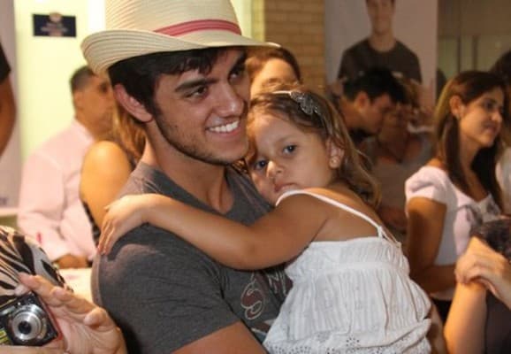 Irmão de Rodrigo Simas participará de "Malhação" e será vilão na próxima temporada