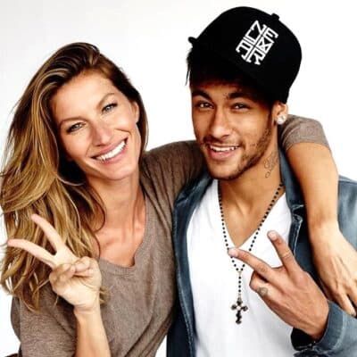 Gisele Bündchen é convidada para entregar taça ao campeão da Copa