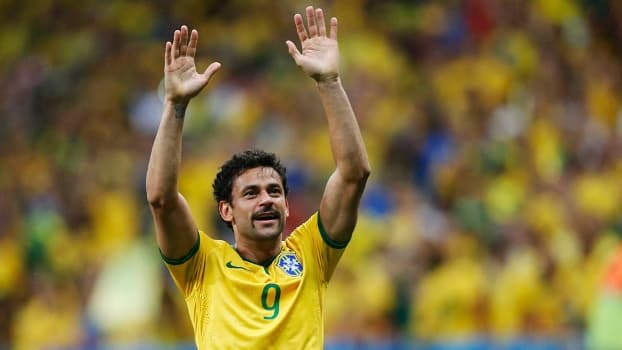 Bigode de Fred lembra 'o cara que vai limpar sua piscina', diz revista americana