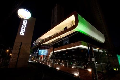 Record Goiás inaugura sede nova reunindo convidados em noite memorável