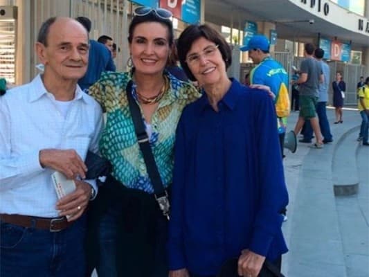 Mãe de Fátima Bernardes é internada no RJ