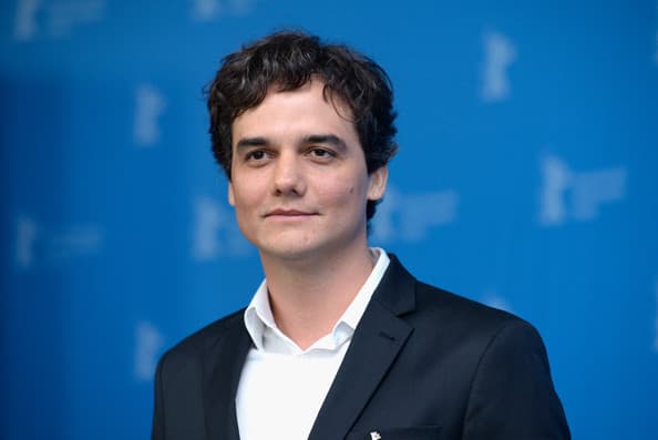 Record tenta contratar Wagner Moura e Sônia Braga