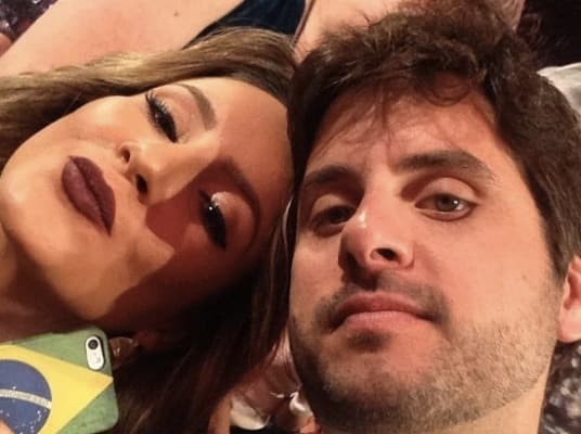 Marido de Cláudia Leitte "queima o filme" da cantora ao voltar a discutir com fãs