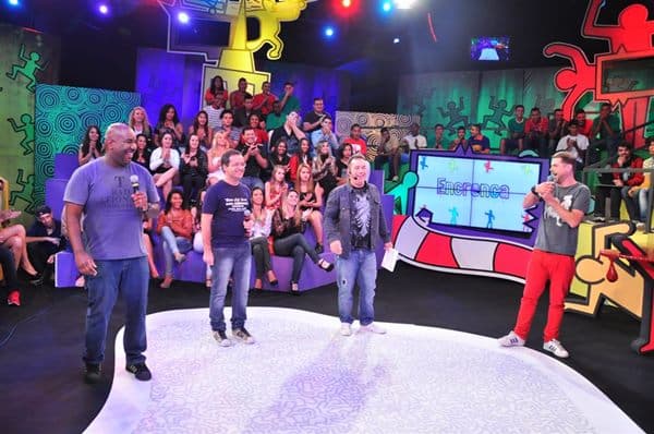 "Encrenca" tem boa audiência, bate recorde e vence confronto contra o "Pânico"