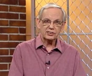 Comentarista da ESPN comete gafe e diz: ‘‘Tem torcedora que deveria ficar em casa de tão gata’’