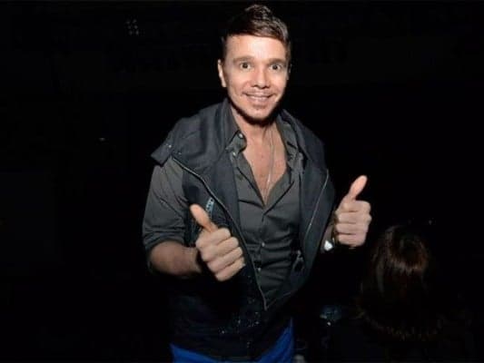 Cantor Netinho volta a ser internado, após sangramento
