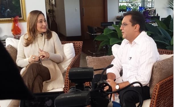 Sônia Abrão grava na casa de Geraldo Luís para o programa "A Tarde é Sua"