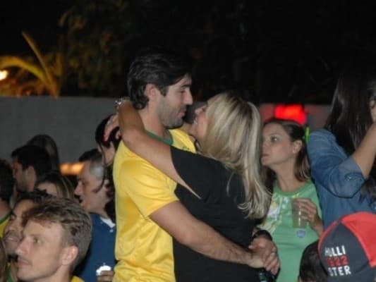 Susana Vieira e Sandro Pedroso reatam namoro novamente